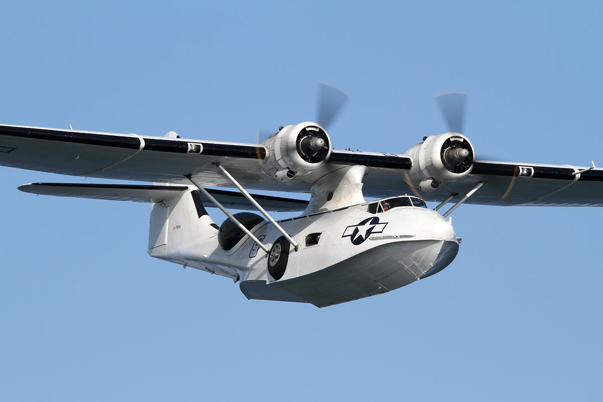 catalina yacht plane